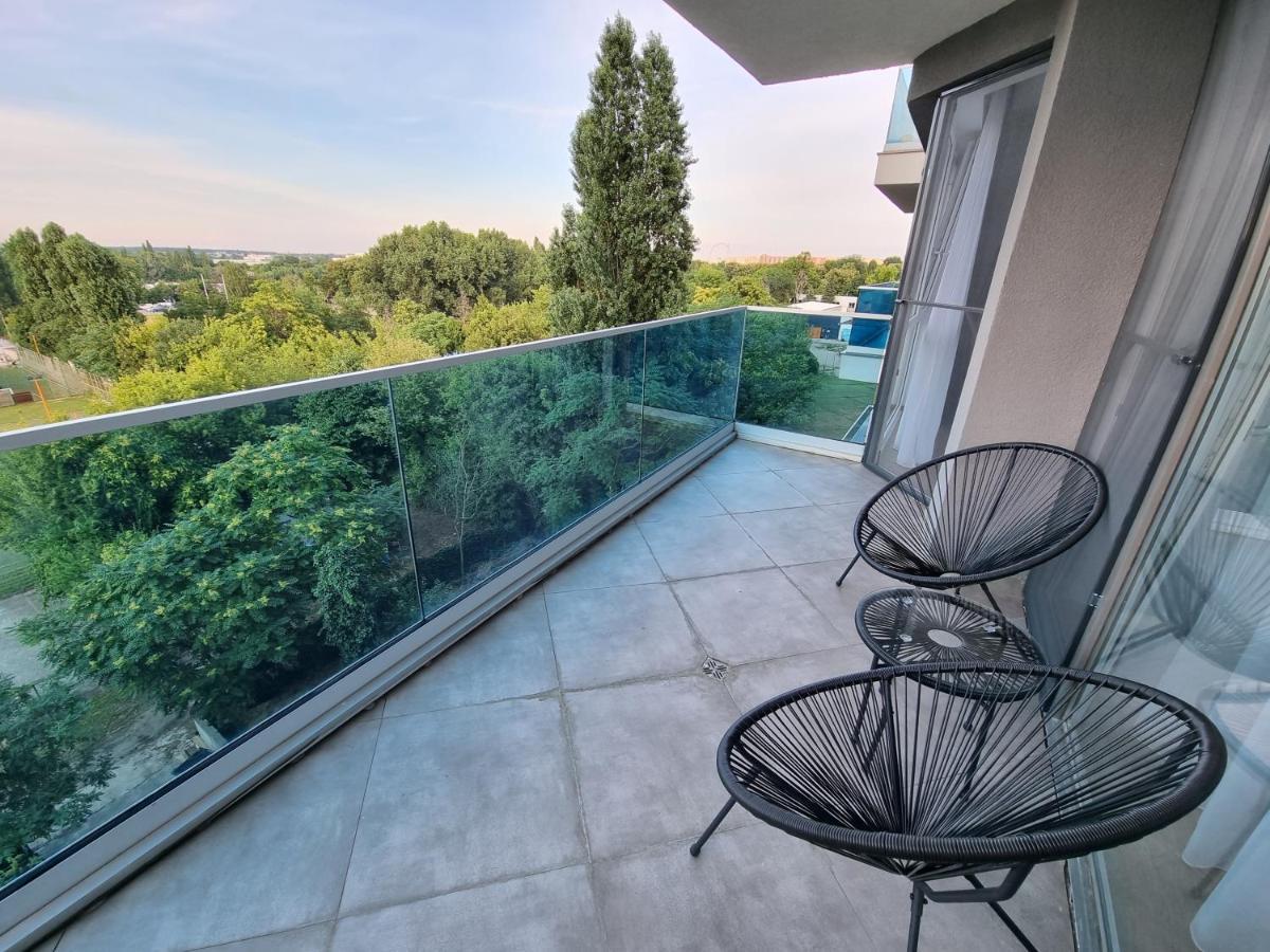 Grand Look & Best Location For Business On 부쿠레슈티 외부 사진