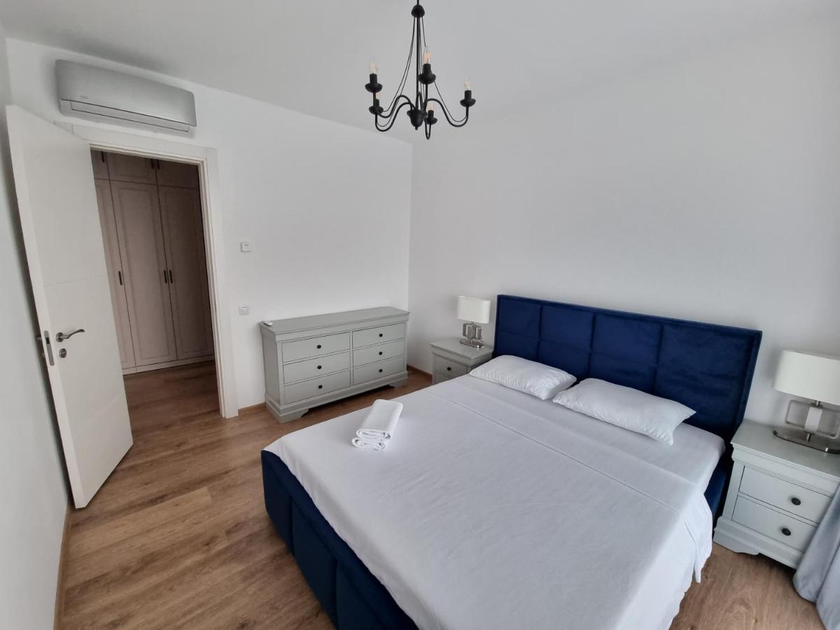 Grand Look & Best Location For Business On 부쿠레슈티 외부 사진