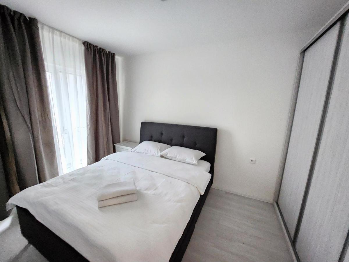 Grand Look & Best Location For Business On 부쿠레슈티 외부 사진