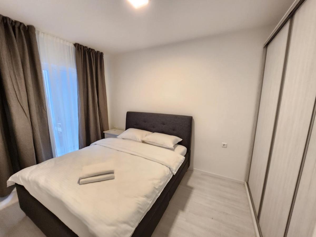 Grand Look & Best Location For Business On 부쿠레슈티 외부 사진