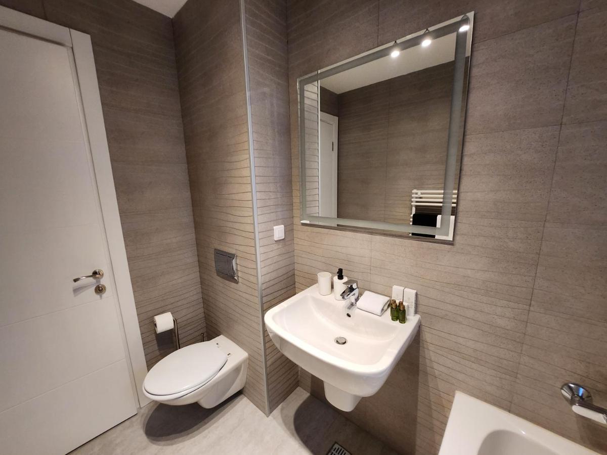 Grand Look & Best Location For Business On 부쿠레슈티 외부 사진