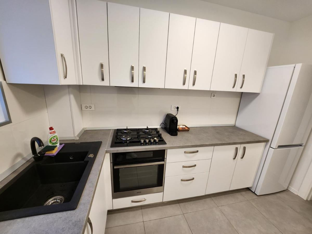 Grand Look & Best Location For Business On 부쿠레슈티 외부 사진