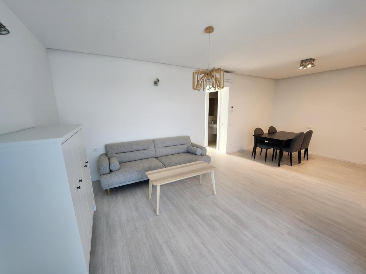 Grand Look & Best Location For Business On 부쿠레슈티 외부 사진