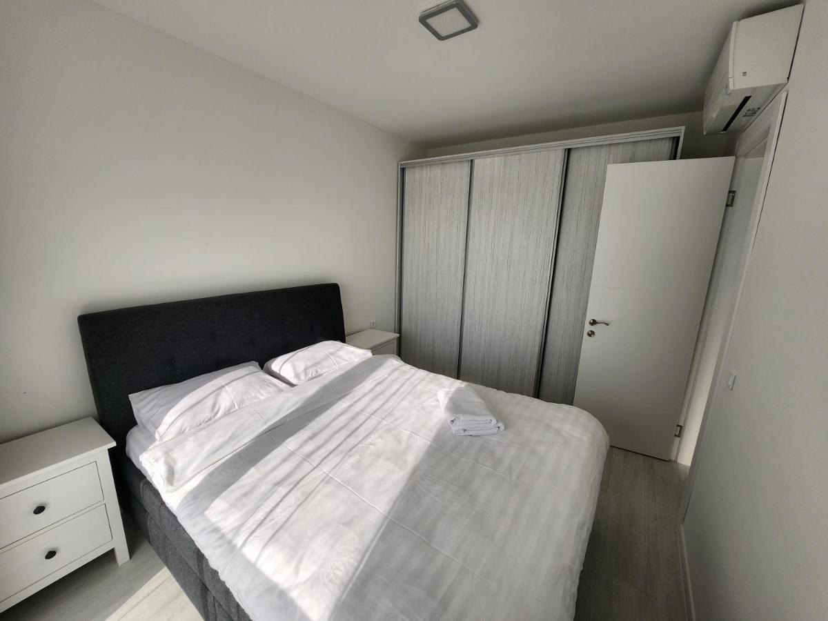 Grand Look & Best Location For Business On 부쿠레슈티 외부 사진